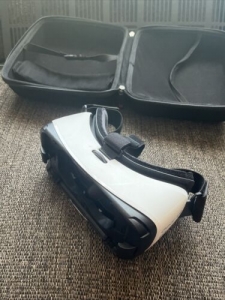 Samsung Sm-r324 Galaxy Gear Vr With Motion Controller (uk Version)